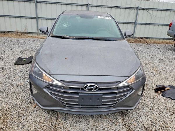 2019 HYUNDAI ELANTRA SE