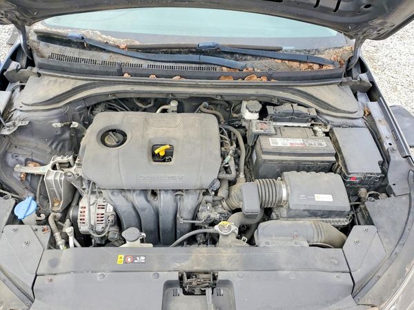 2019 HYUNDAI ELANTRA SE
