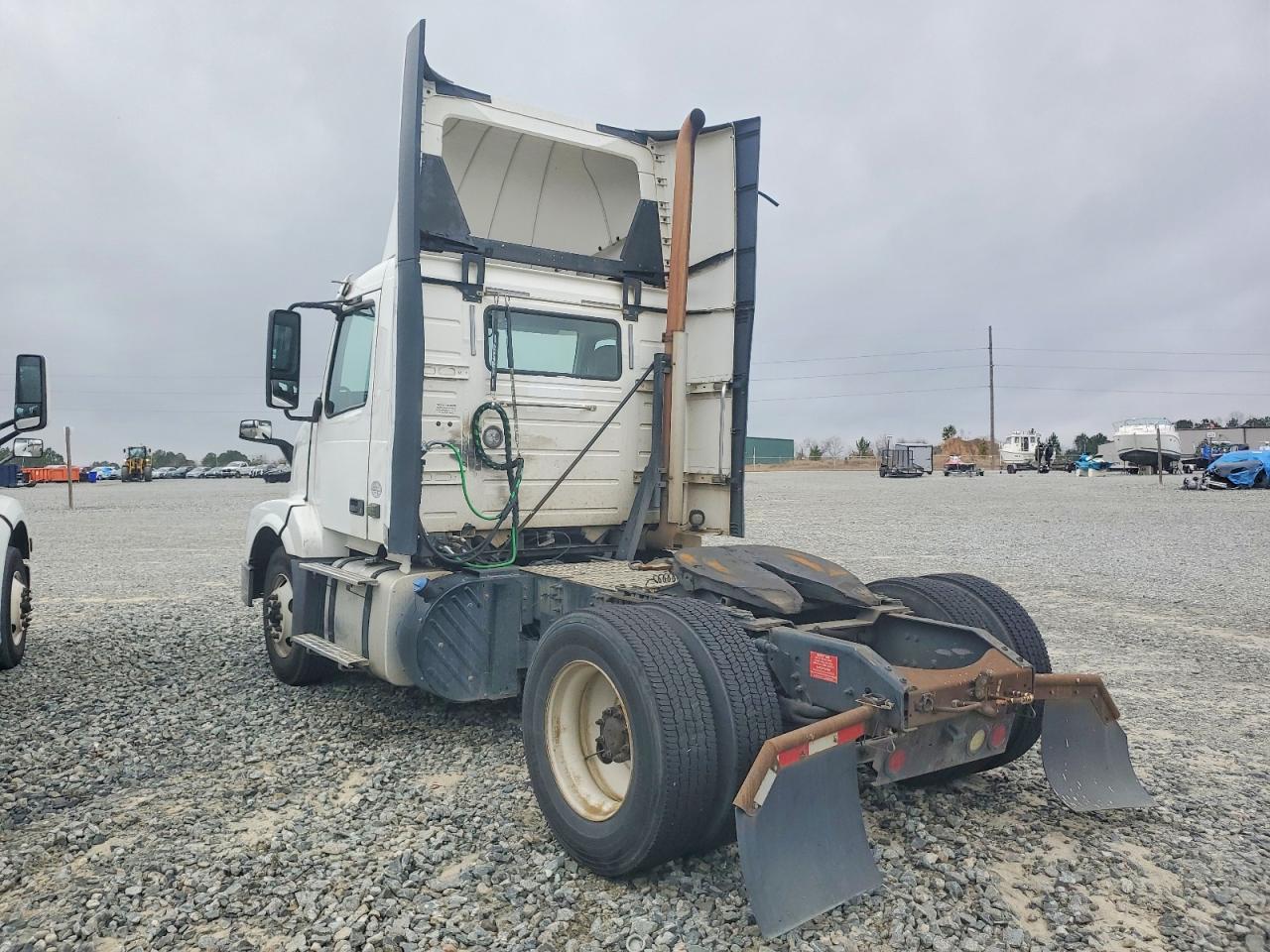 2017 VOLVO VNL