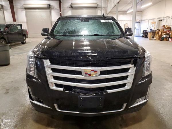 2016 CADILLAC ESCALADE Luxury