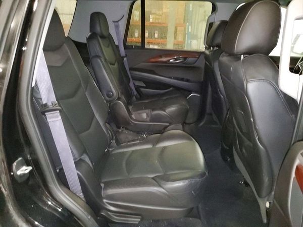 2016 CADILLAC ESCALADE Luxury