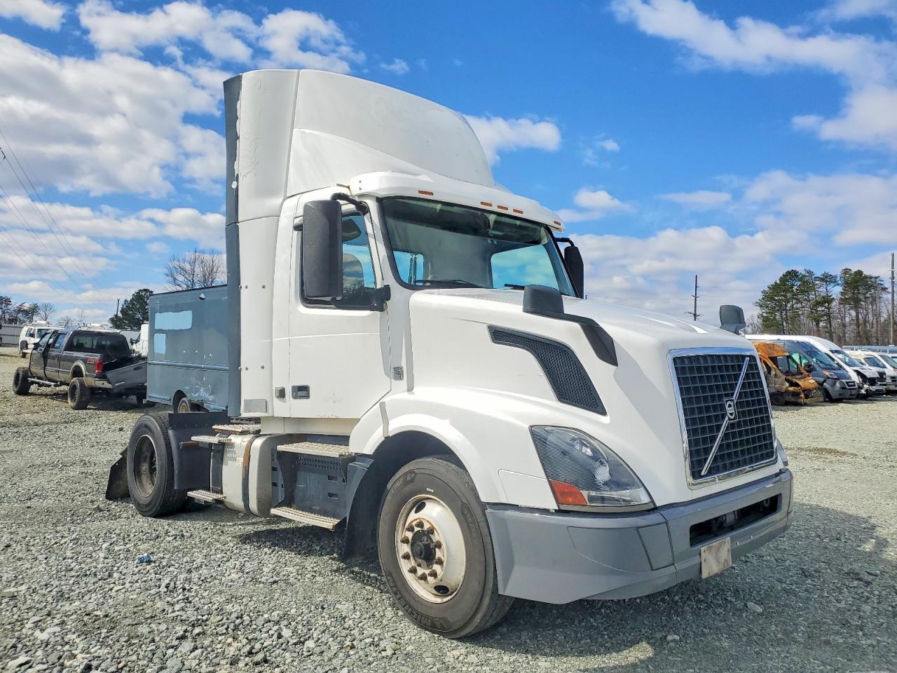 2018 VOLVO VNL