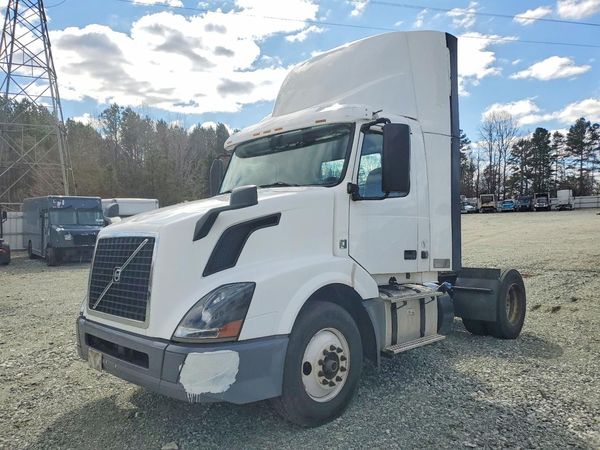 2018 VOLVO VNL