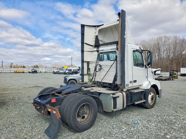 2018 VOLVO VNL