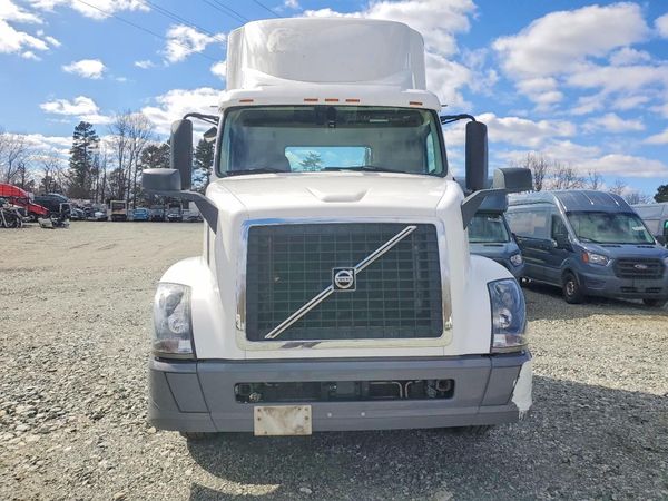 2018 VOLVO VNL