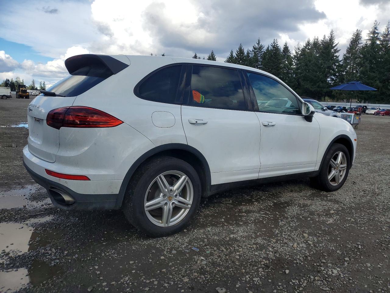2016 PORSCHE CAYENNE