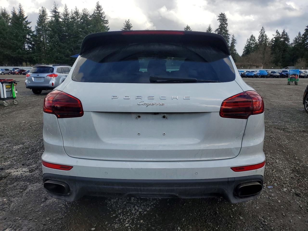 2016 PORSCHE CAYENNE
