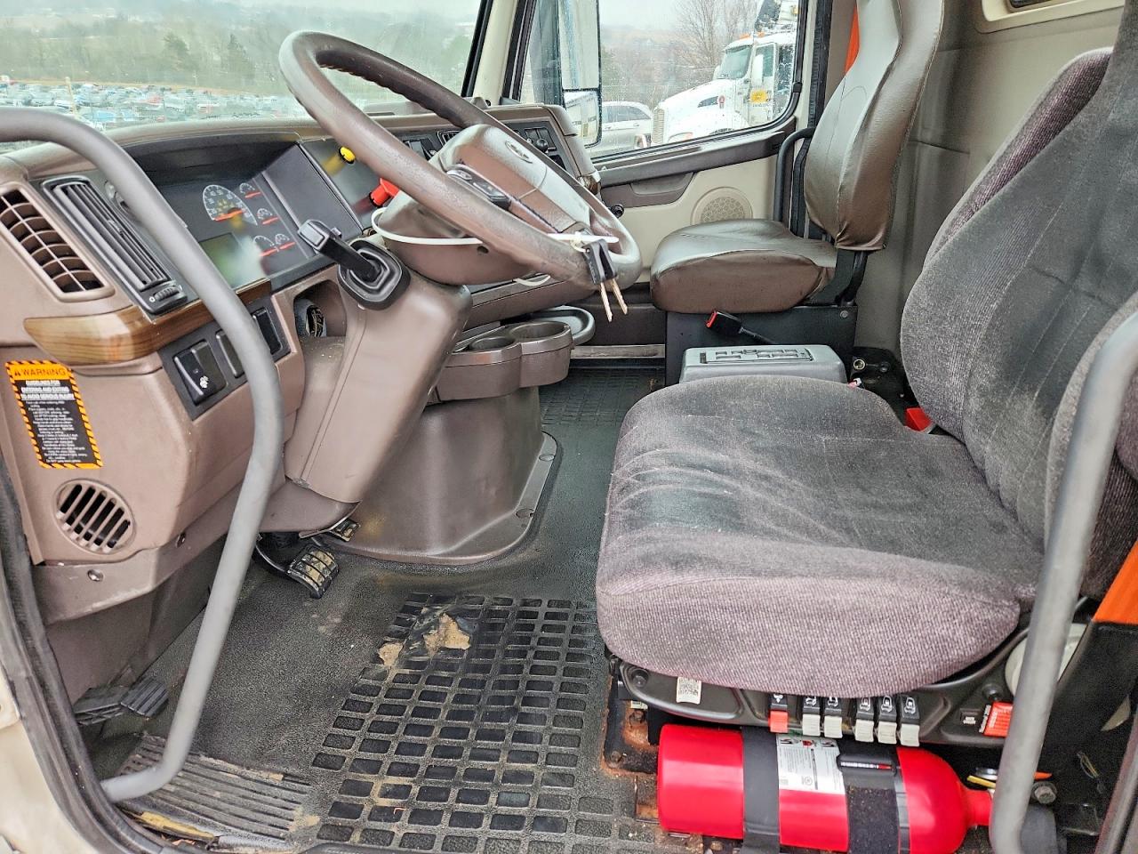 2016 VOLVO VNL