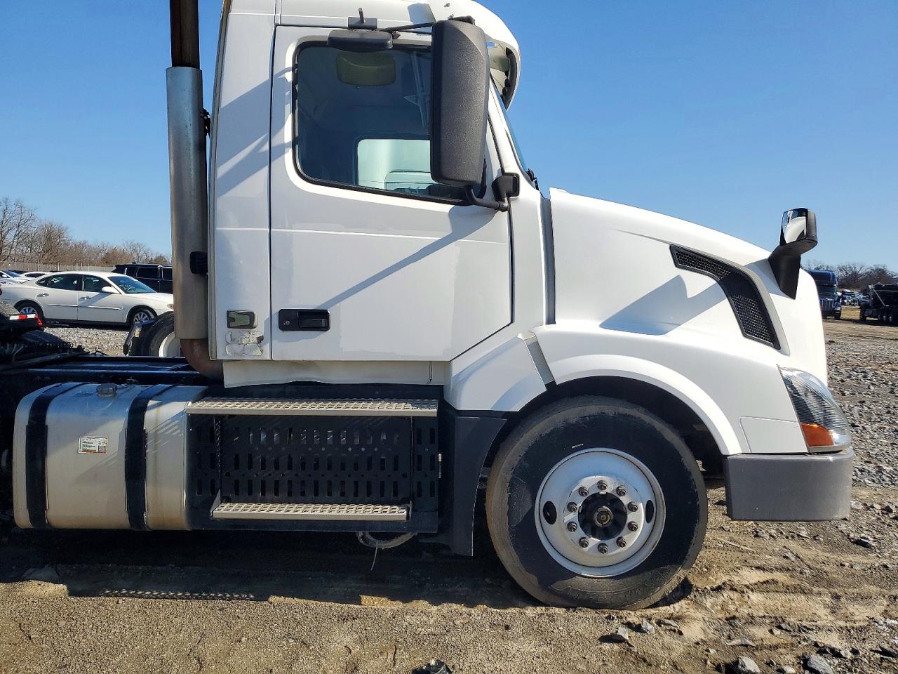 2016 VOLVO VNL