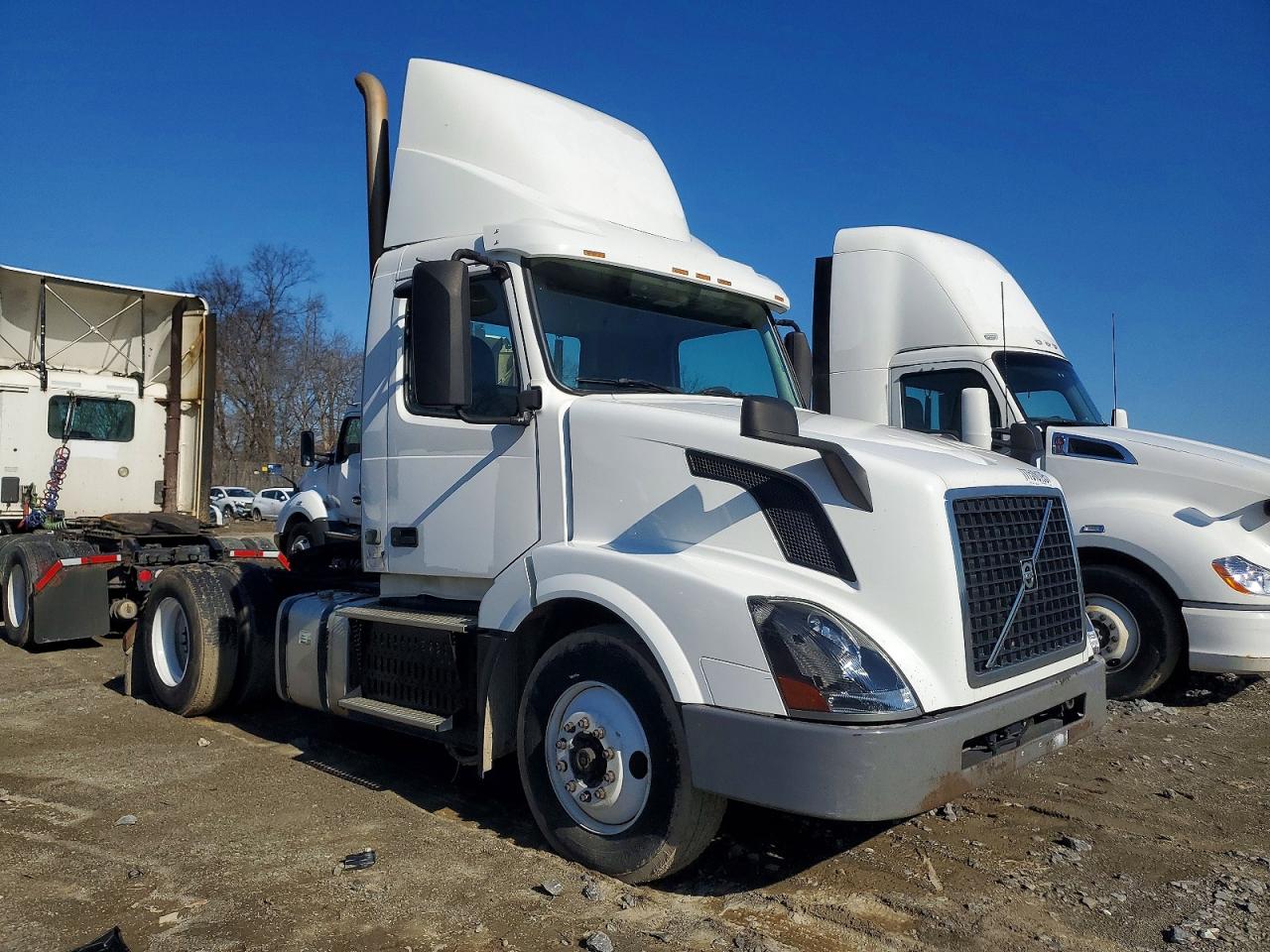 2016 VOLVO VNL