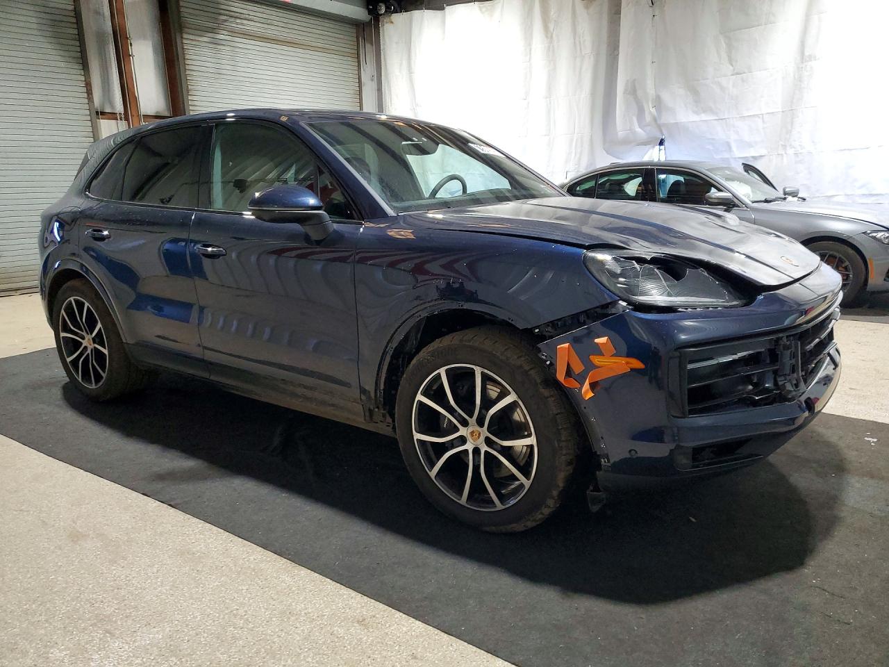 2025 PORSCHE CAYENNE