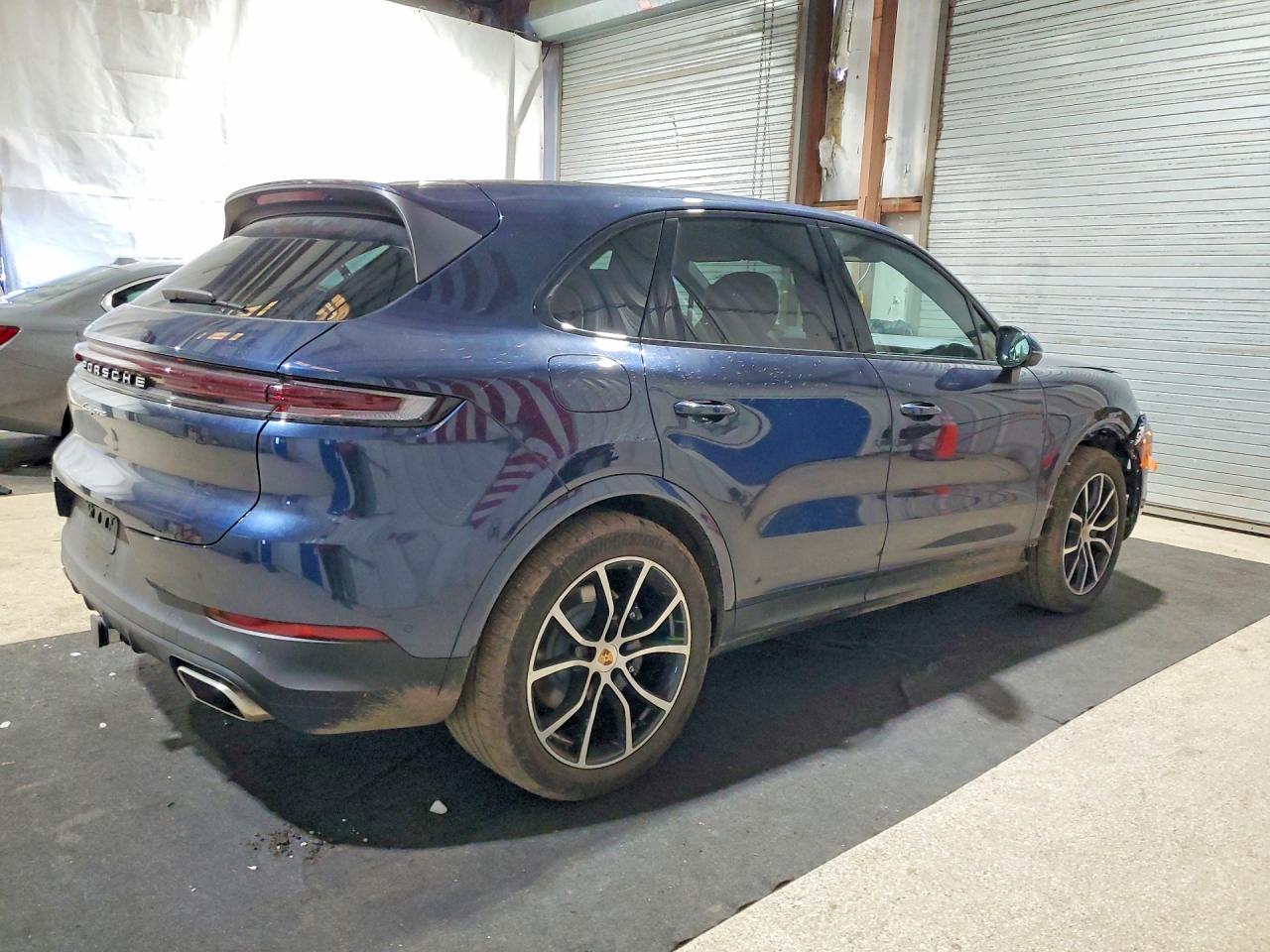 2025 PORSCHE CAYENNE