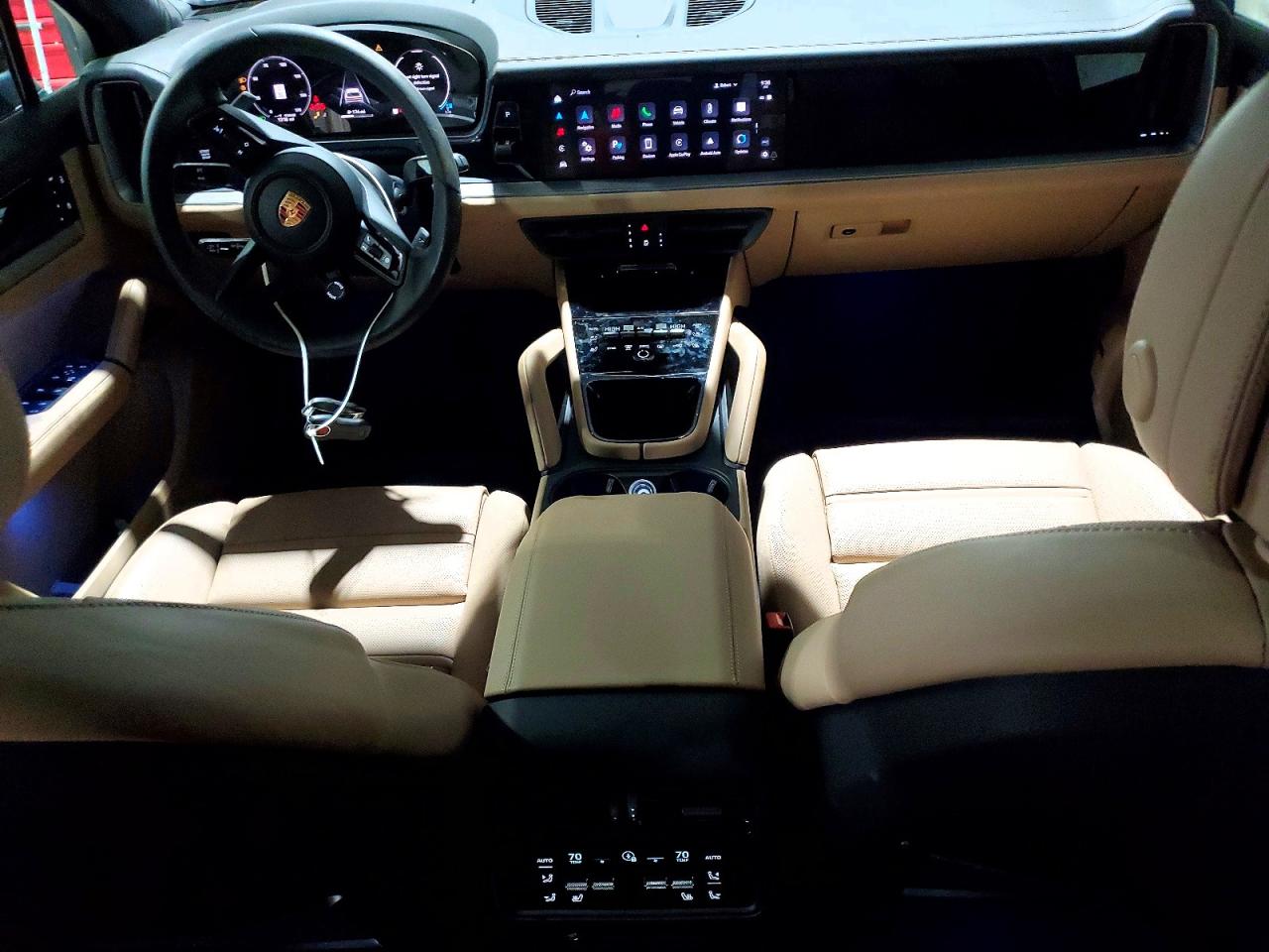2025 PORSCHE CAYENNE