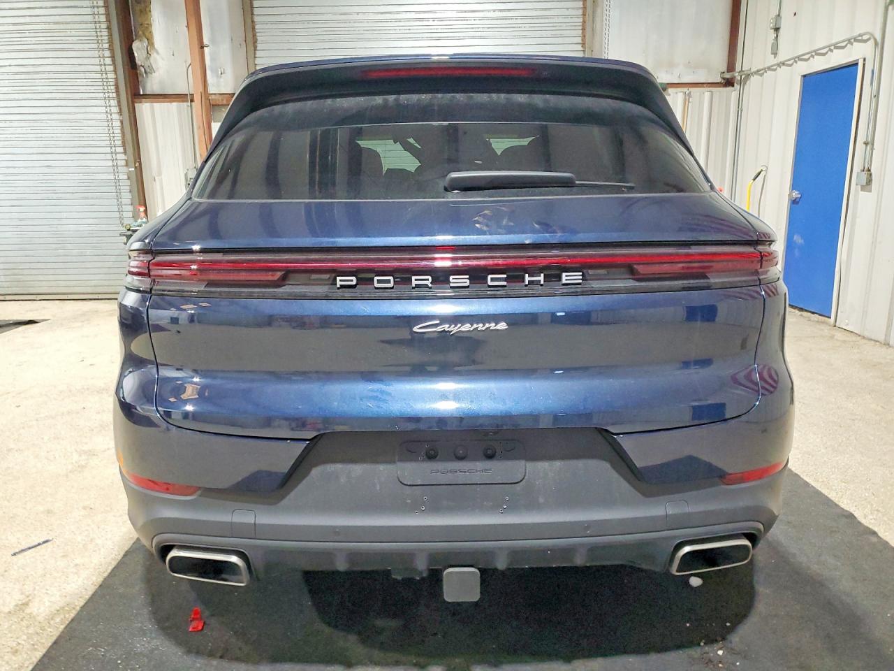 2025 PORSCHE CAYENNE
