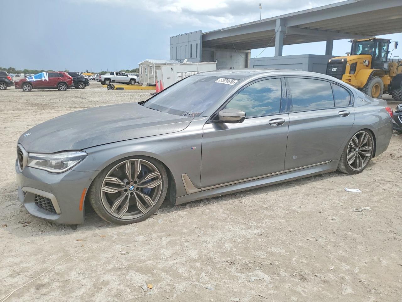 2018 BMW M760