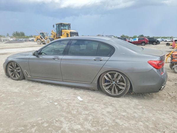 2018 BMW M760