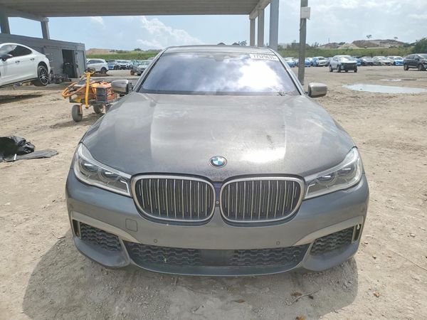 2018 BMW M760