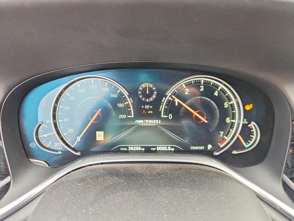 2018 BMW M760