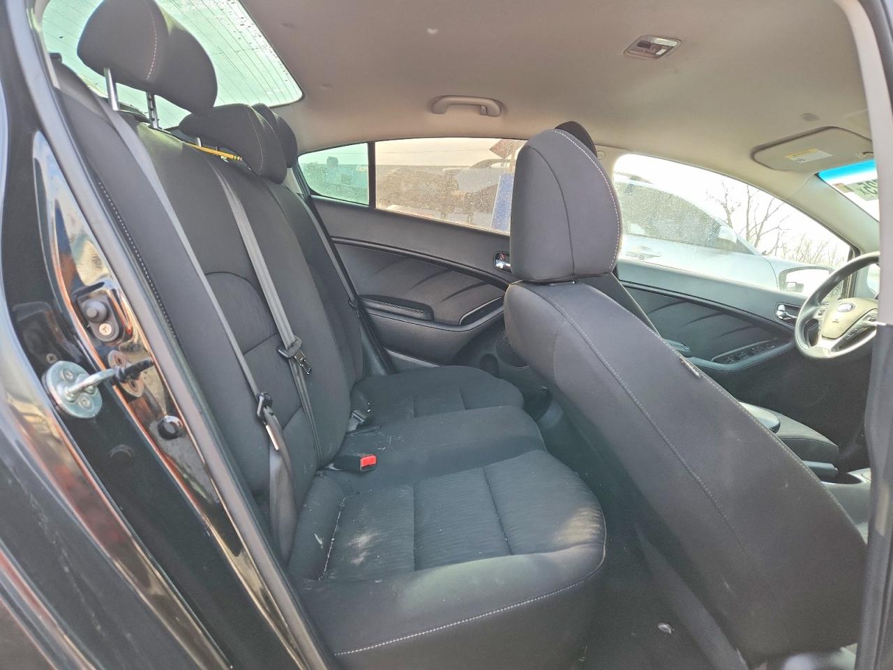 2016 KIA FORTE GL (Middle-Low Grade)