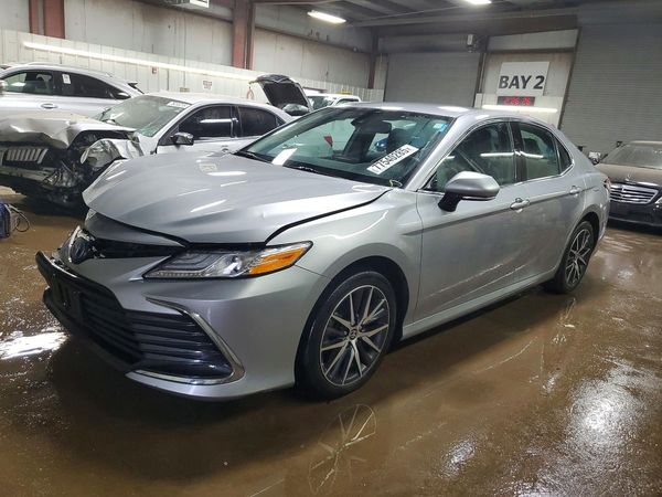 2022 TOYOTA CAMRY