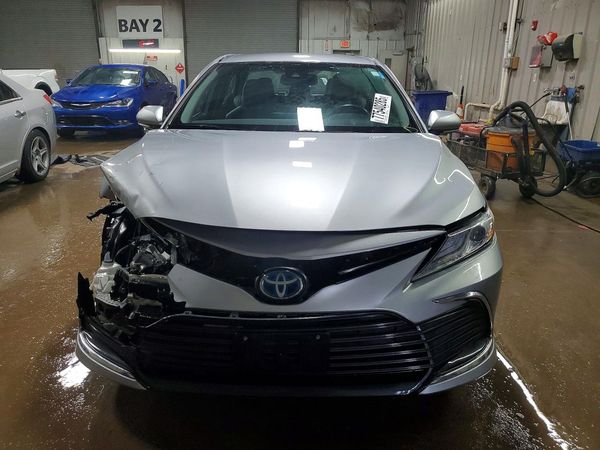 2022 TOYOTA CAMRY XLE