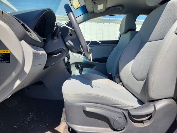 2014 HYUNDAI ACCENT