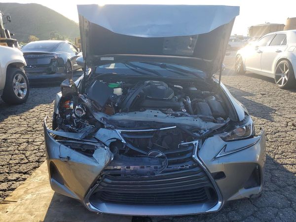 2018 LEXUS IS 300