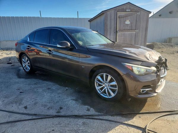 2015 INFINITI Q50