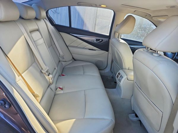 2015 INFINITI Q50