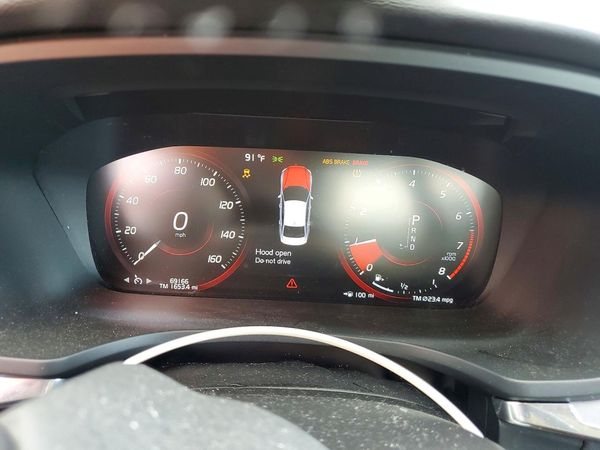 2020 VOLVO S60 Momentum
