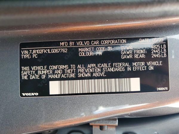 2020 VOLVO S60 Momentum
