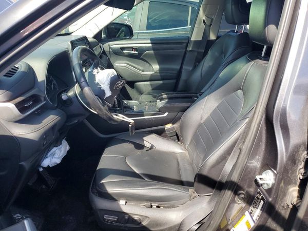2020 TOYOTA HIGHLANDER XLE