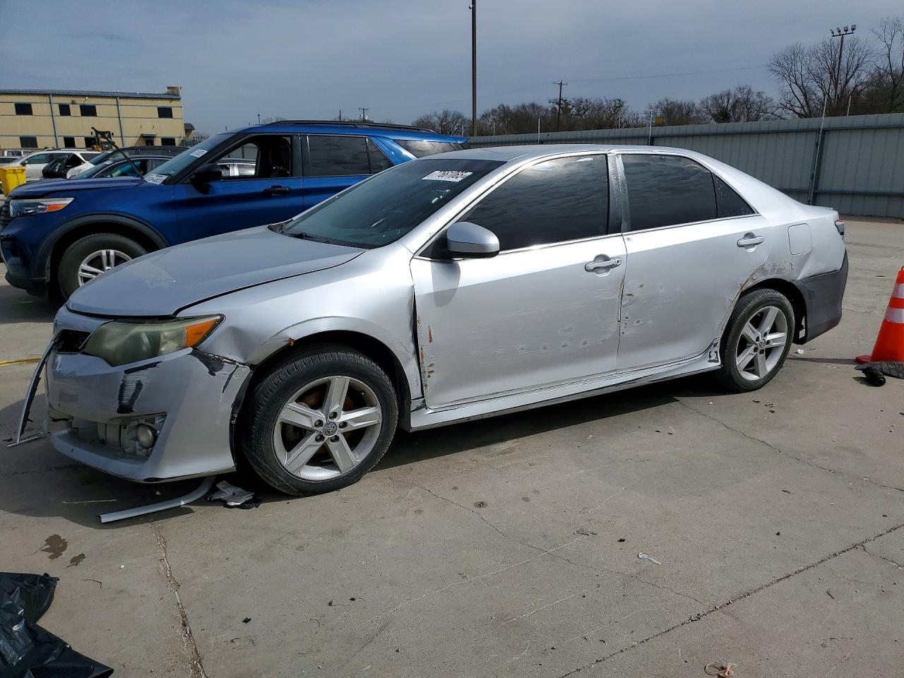 2013 TOYOTA CAMRY