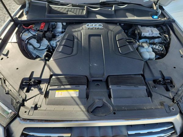 2017 AUDI Q7 quattro Premium Plus