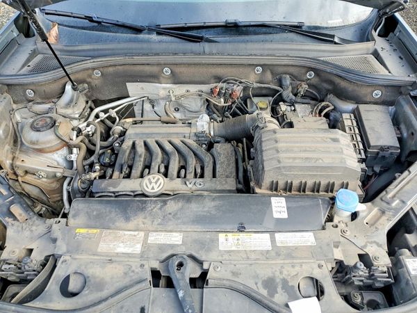 2021 VOLKSWAGEN ATLAS 4Motion SEL — Engine bay