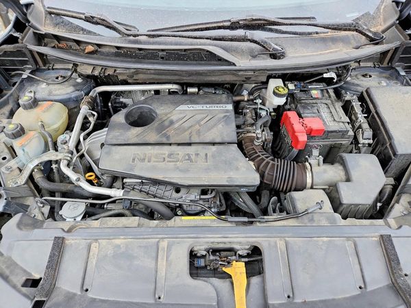 2024 NISSAN ROGUE SV — Engine bay