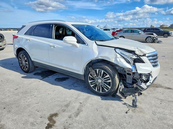2018 CADILLAC XT5 Premium Luxury