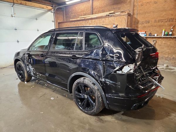 2024 VOLKSWAGEN TIGUAN 4Motion SE R-Line Black