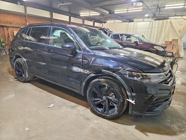 2024 VOLKSWAGEN TIGUAN 4Motion SE R-Line Black