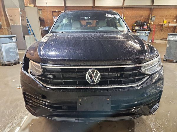 2024 VOLKSWAGEN TIGUAN 4Motion SE R-Line Black
