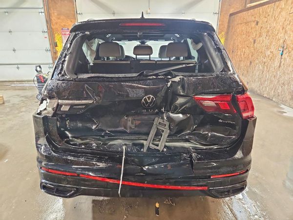 2024 VOLKSWAGEN TIGUAN 4Motion SE R-Line Black