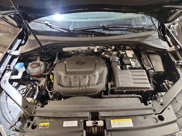 2024 VOLKSWAGEN TIGUAN 4Motion SE R-Line Black