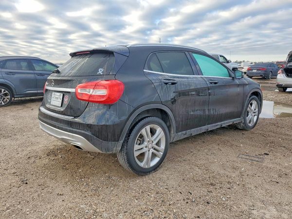 2017 MERCEDES-BENZ GLA GLA250