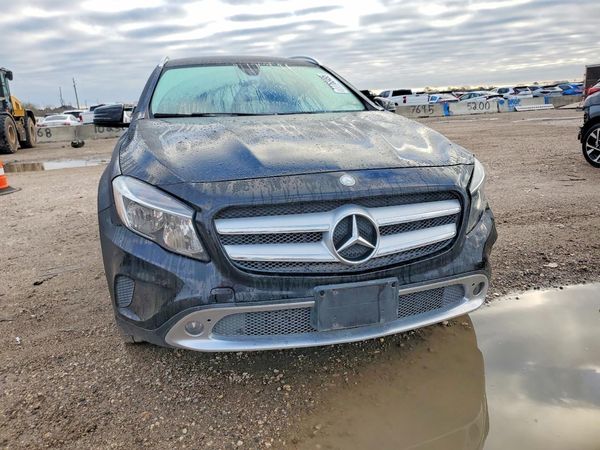 2017 MERCEDES-BENZ GLA GLA250