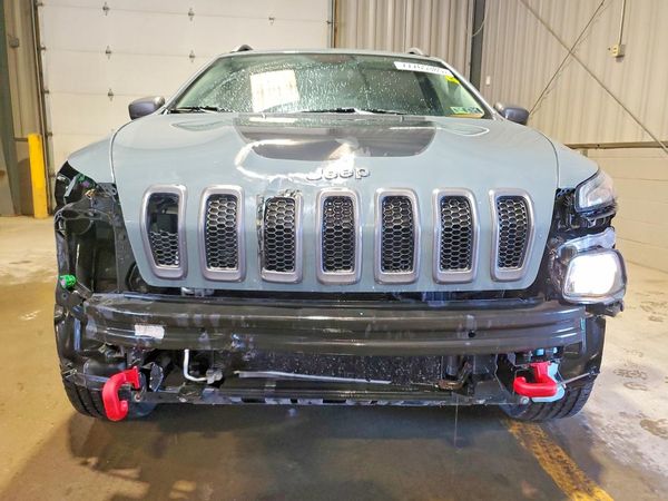 2015 JEEP CHEROKEE TRAILHAWK 4X4