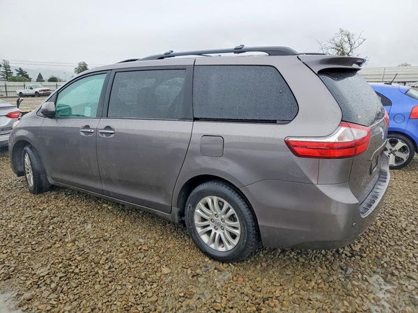 2017 TOYOTA SIENNA