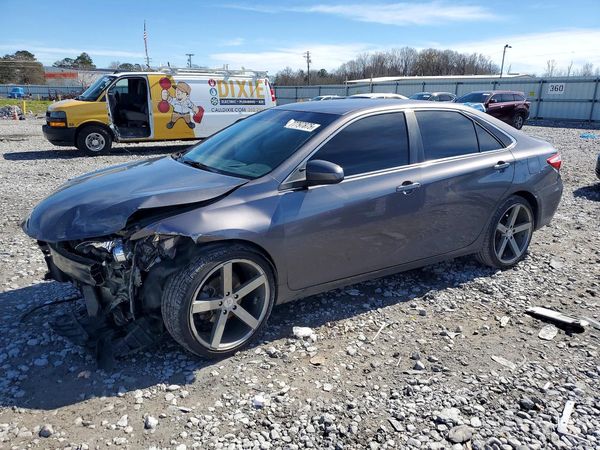 2017 TOYOTA CAMRY