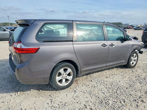 2017 TOYOTA SIENNA