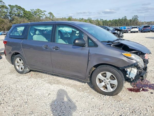 2017 TOYOTA SIENNA