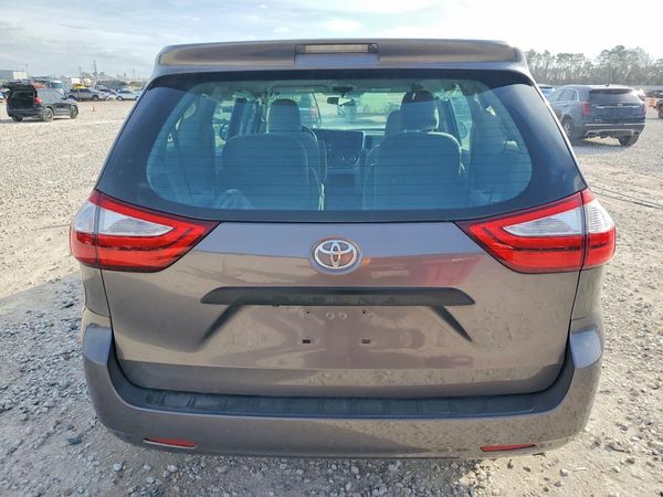 2017 TOYOTA SIENNA